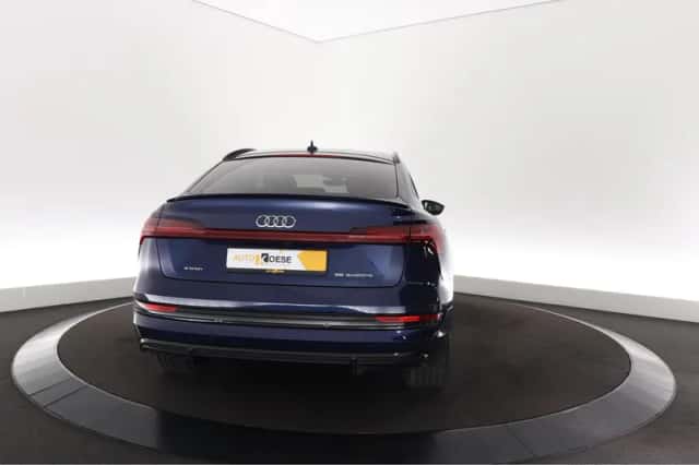 Audi e-tron (2021) thumbnail 8