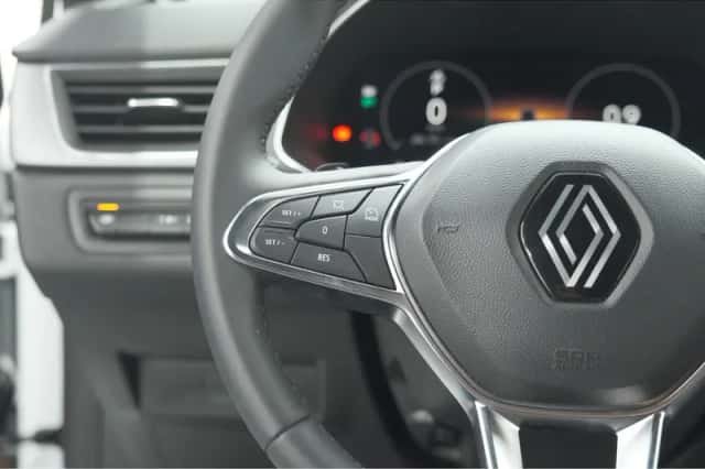 Renault Captur (2024) thumbnail 30