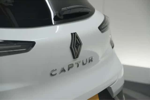 Renault Captur (2024) thumbnail 4