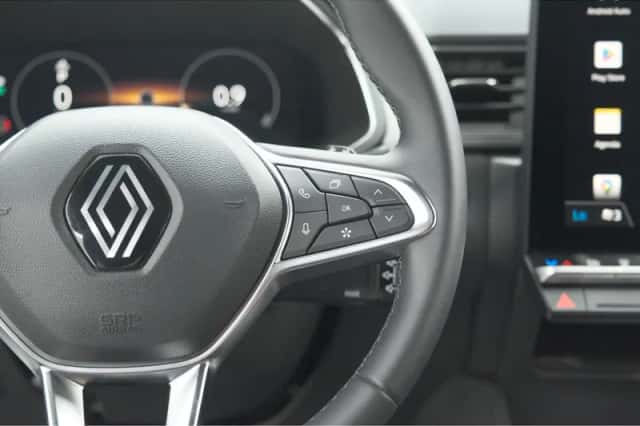 Renault Captur (2024) thumbnail 31