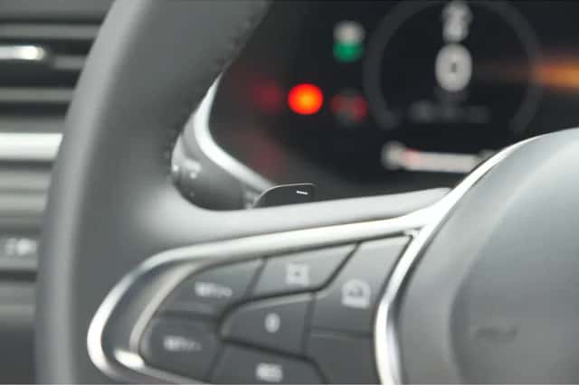 Renault Captur (2024) thumbnail 32