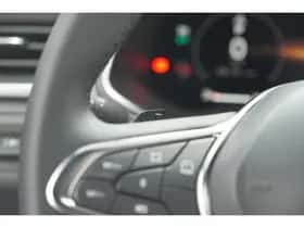 Renault Captur (2024) thumbnail 32