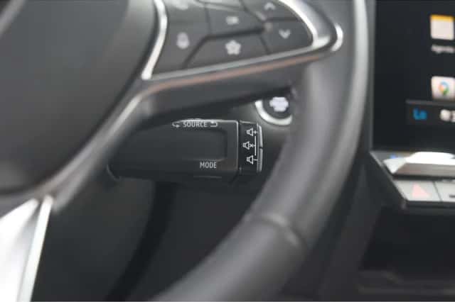 Renault Captur (2024) thumbnail 36