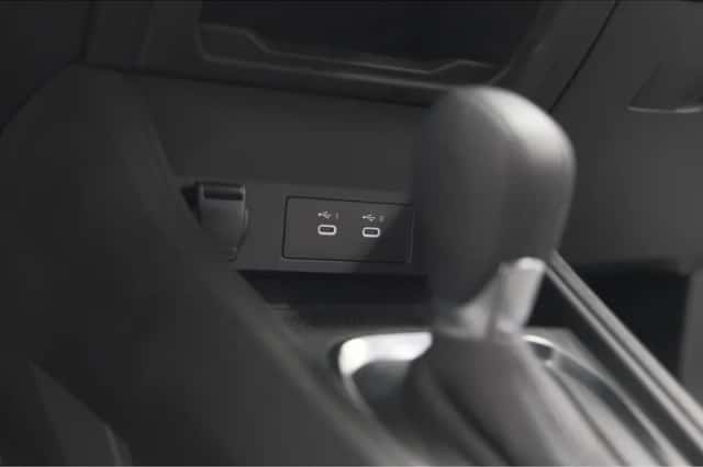 Renault Captur (2024) thumbnail 43