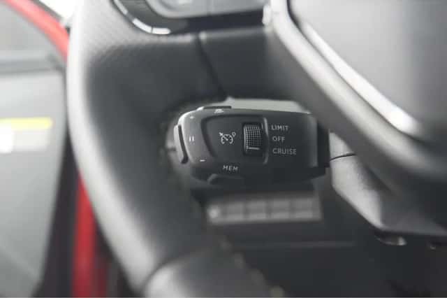 Peugeot 2008 (2024) thumbnail 41