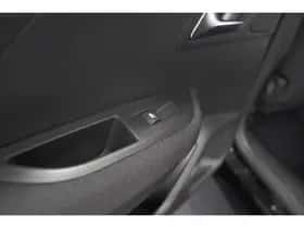 Peugeot 2008 (2023) thumbnail 25