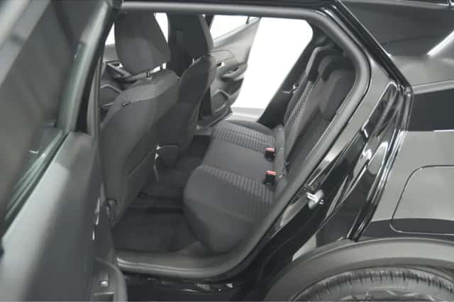 Peugeot 2008 (2023) thumbnail 26