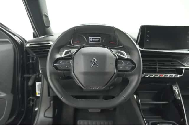 Peugeot 2008 (2023) thumbnail 28