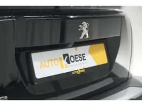 Peugeot 2008 (2023) thumbnail 4