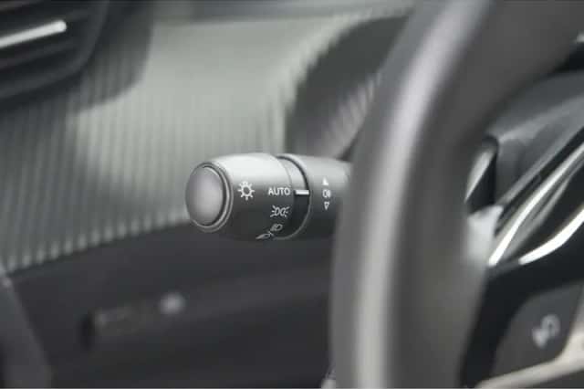 Peugeot 2008 (2023) thumbnail 33