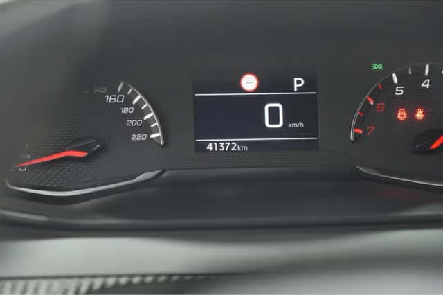 Peugeot 2008 (2023) thumbnail 38