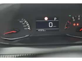 Peugeot 2008 (2023) thumbnail 38