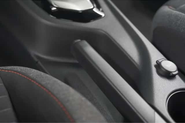 Peugeot 2008 (2023) thumbnail 40