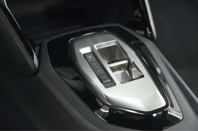 Peugeot 2008 (2023) thumbnail 41