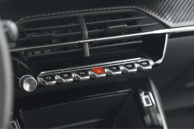 Peugeot 2008 (2023) thumbnail 43