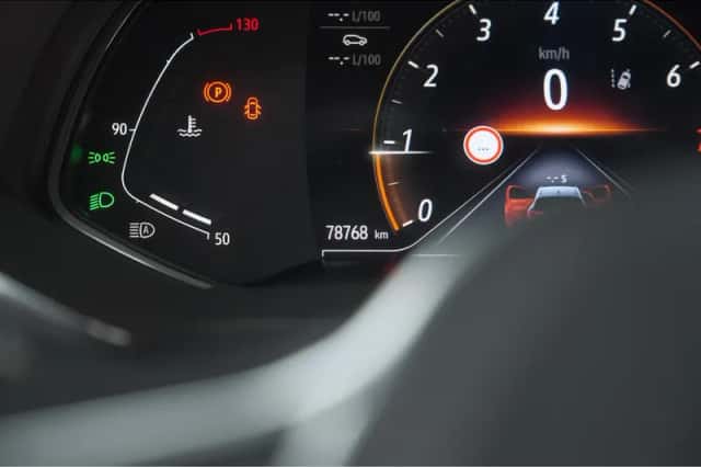 Renault Captur (2020) thumbnail 35