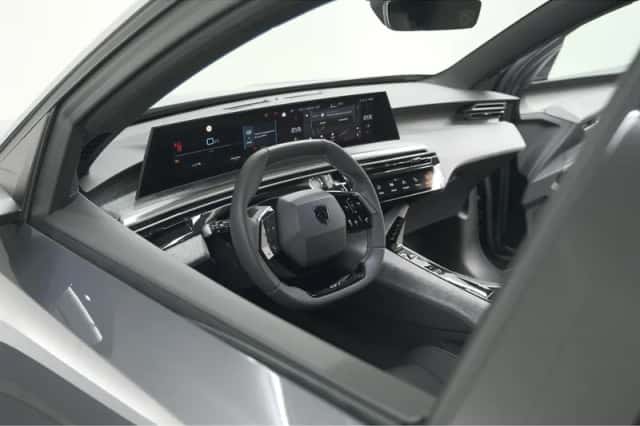 Peugeot 3008 (2025) thumbnail 3