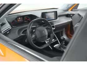 Peugeot 2008 (2021) thumbnail 2