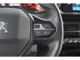 Peugeot 2008 (2021) thumbnail 24