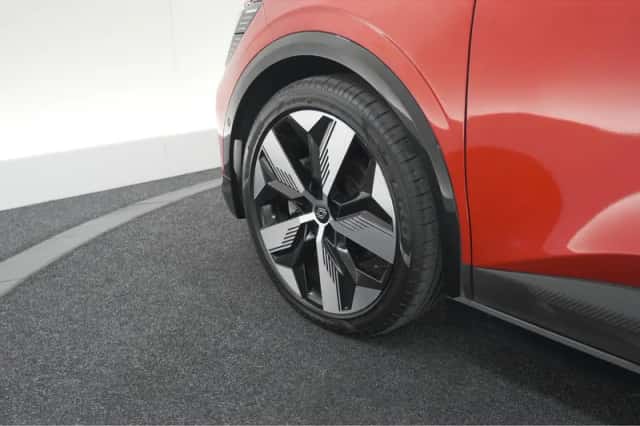 Renault Mégane E-Tech (2023) thumbnail 17
