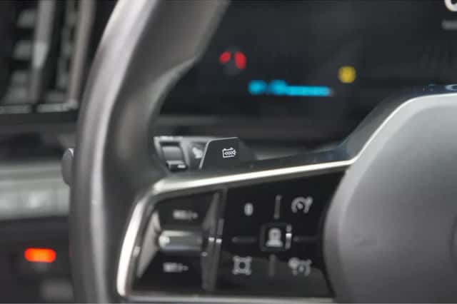Renault Mégane E-Tech (2023) thumbnail 32