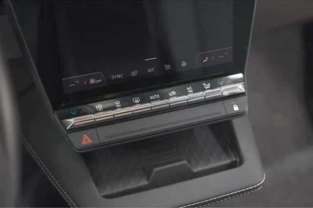 Renault Mégane E-Tech (2023) thumbnail 42