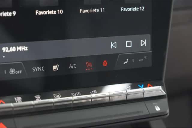 Renault Mégane E-Tech (2023) thumbnail 43