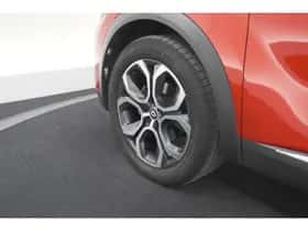 Renault Captur (2023) thumbnail 16