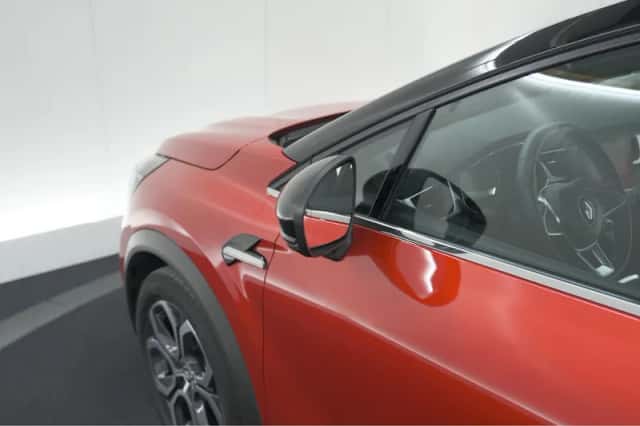 Renault Captur (2023) thumbnail 17
