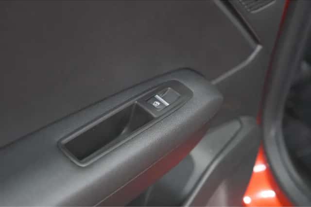 Renault Captur (2023) thumbnail 22
