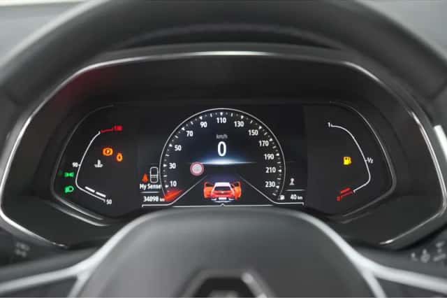 Renault Captur (2023) thumbnail 33