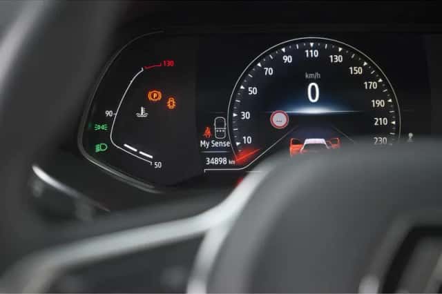 Renault Captur (2023) thumbnail 34