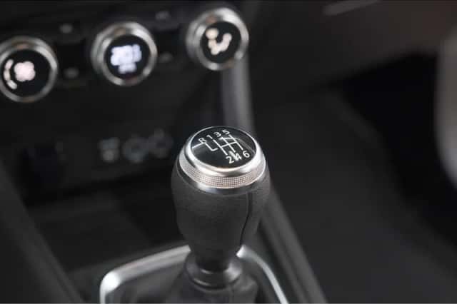 Renault Captur (2023) thumbnail 36