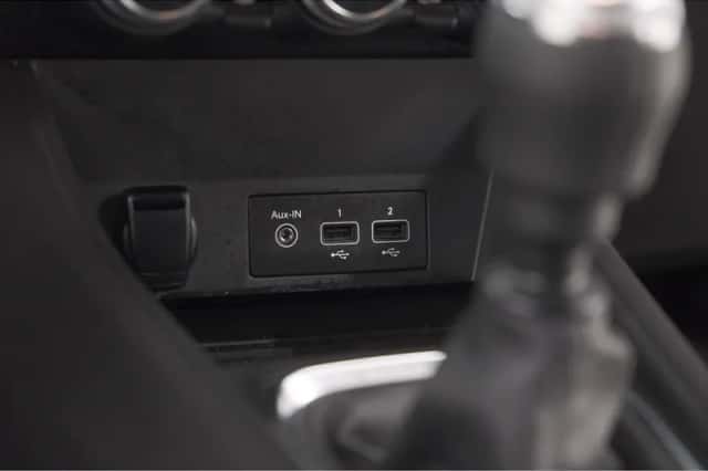Renault Captur (2023) thumbnail 37
