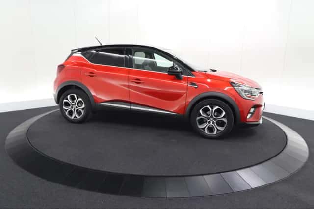 Renault Captur (2023) thumbnail 7