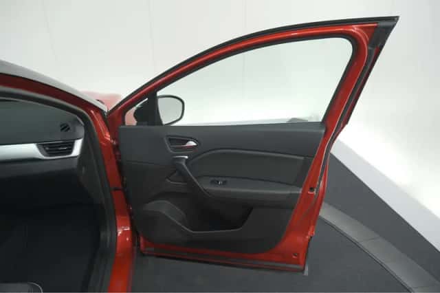 Renault Captur (2023) thumbnail 62