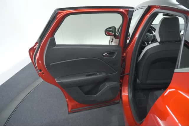 Renault Captur (2023) thumbnail 63