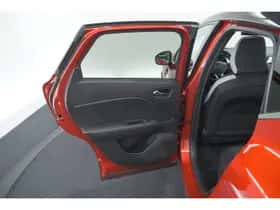 Renault Captur (2023) thumbnail 63