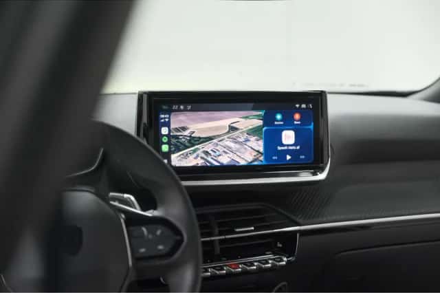 Peugeot 2008 (2024) thumbnail 3