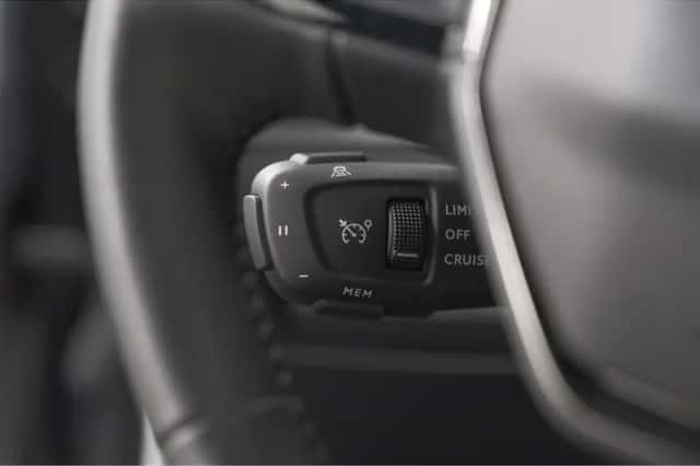 Peugeot 2008 (2024) thumbnail 37
