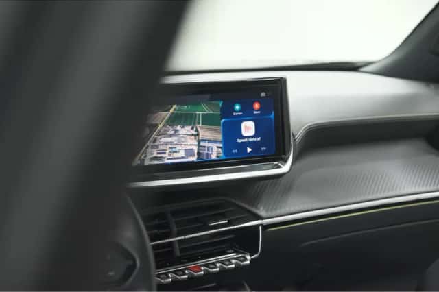 Peugeot 2008 (2024) thumbnail 3