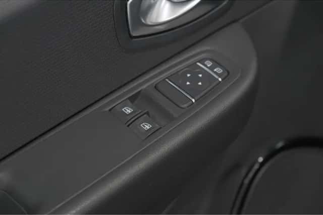 Renault Clio (2019) thumbnail 16