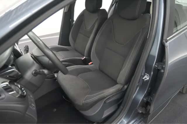 Renault Clio (2019) thumbnail 18