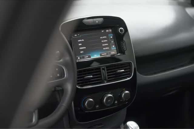 Renault Clio (2019) thumbnail 36
