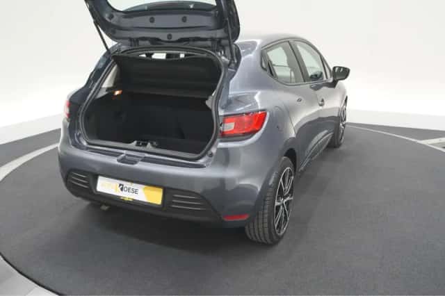 Renault Clio (2019) thumbnail 43