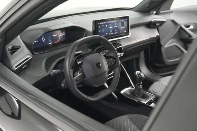 Peugeot 2008 (2025) thumbnail 2