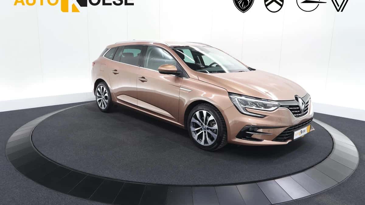 Renault Mégane E-Tech (2021) — foto 1