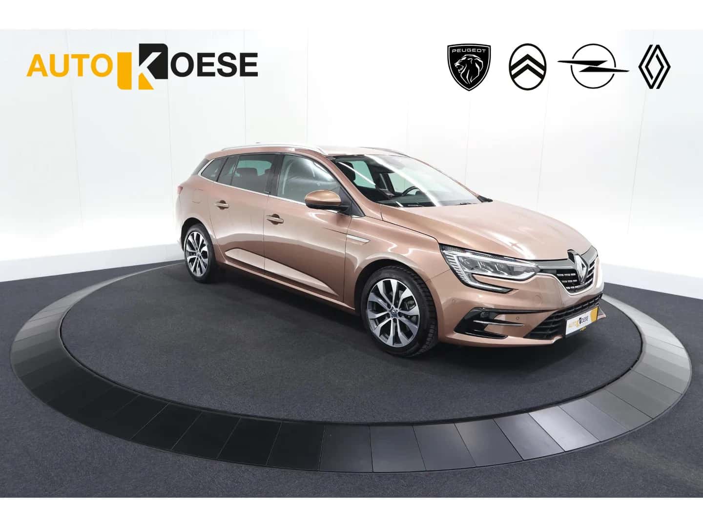 Renault Mégane E-Tech (2021) — foto 1
