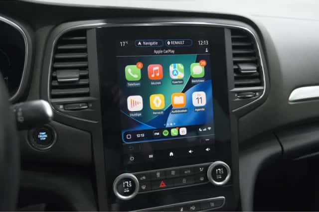 Renault Mégane E-Tech (2021) thumbnail 3