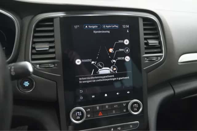 Renault Mégane E-Tech (2021) thumbnail 54